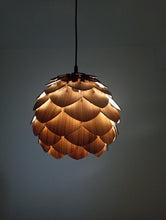 Lataa kuva Galleriaan The Mini Pinecone -Valaisin 